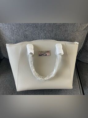 London Fog Pebbled light Grey Tote with Top Handles Faux Leather